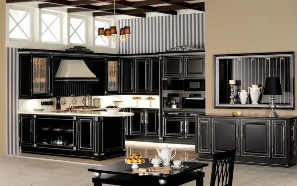 Британика nero