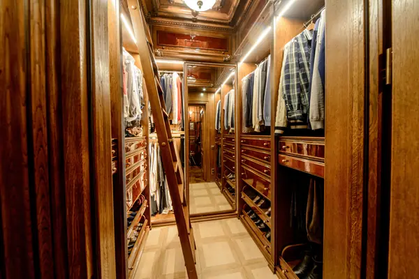 Гардеробная - шкатулка в английском стиле