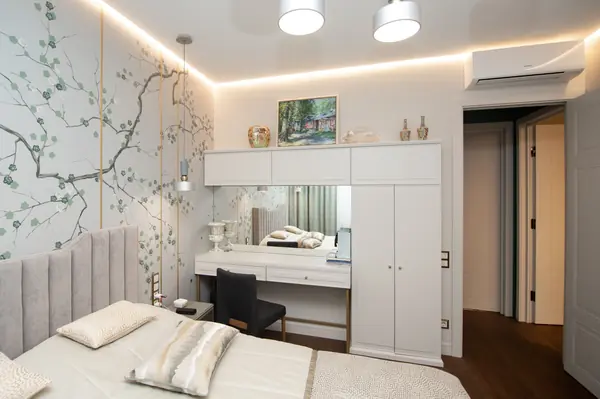 Меблировка спальной комнаты в стиле неоклассика