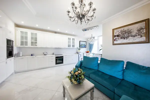 Гостиная с кухней