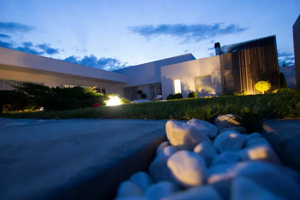 Современный дом c бассейном в Ростовской области