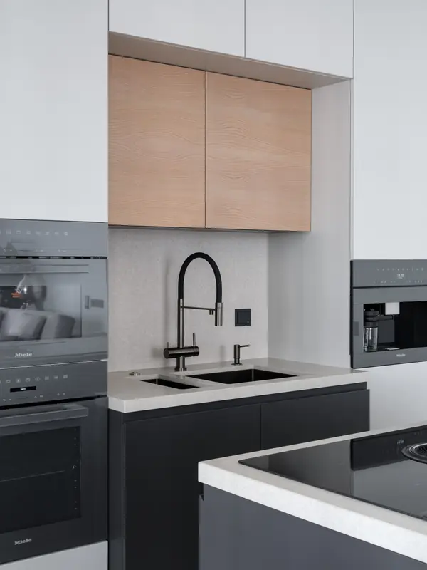 Апартаменты для молодой девушки в 100 м²