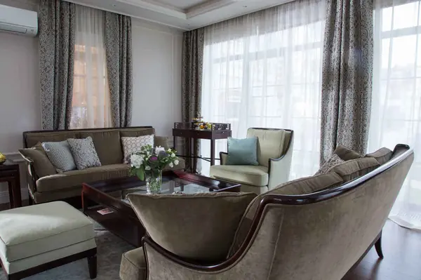 Четырехэтажный таунхаусв стиле американского ар-деко