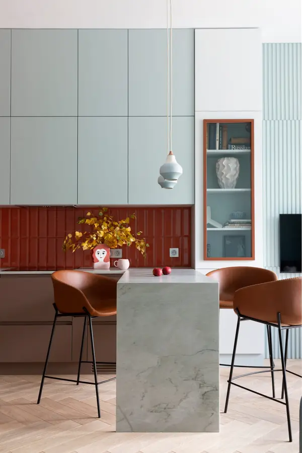 Публикация ElleDecoration.ru Квартира 48 м² в сочной цветовой гамме в Москве