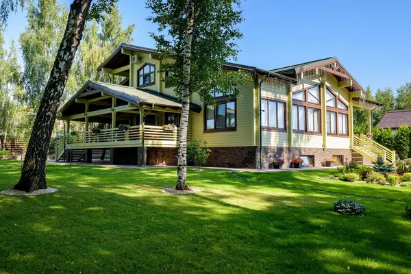 Терраса и дом