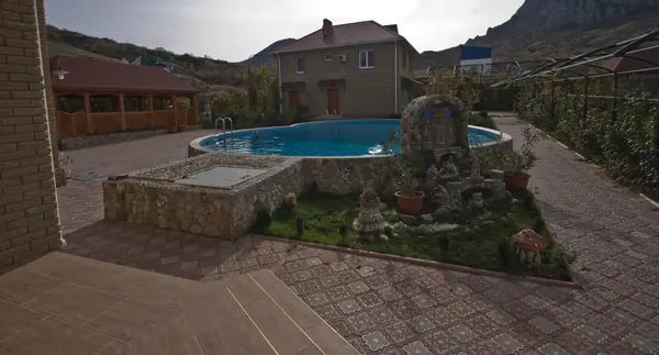 Бассейн в Коктебеле