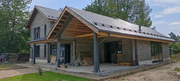 Простой двухэтажный дом