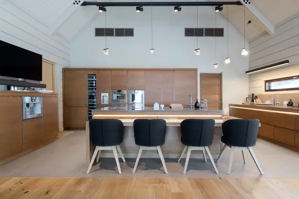 Дом на озере для большой семьи