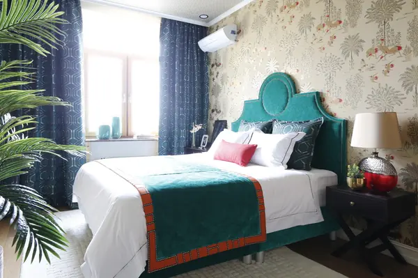 Романтичная "Сталинка" с окнами в Нескучный сад.