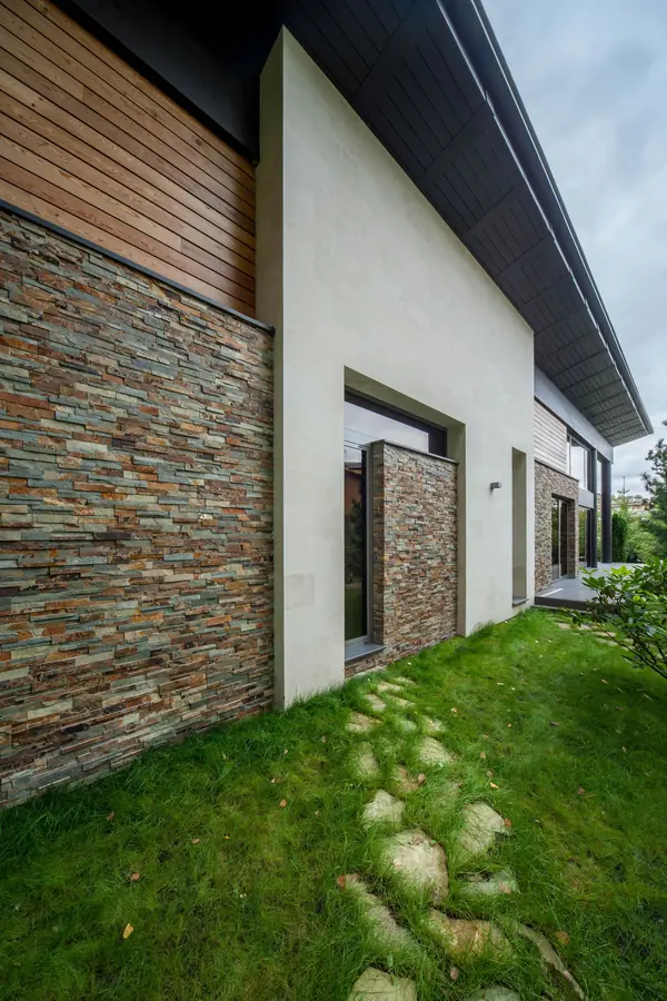 Современный загородный дом "Wing house"