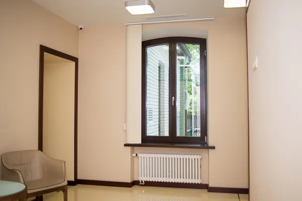 пер. Васнецова д.9 стр.2 (деревянные и дерево-алюминиевые окна и двери)