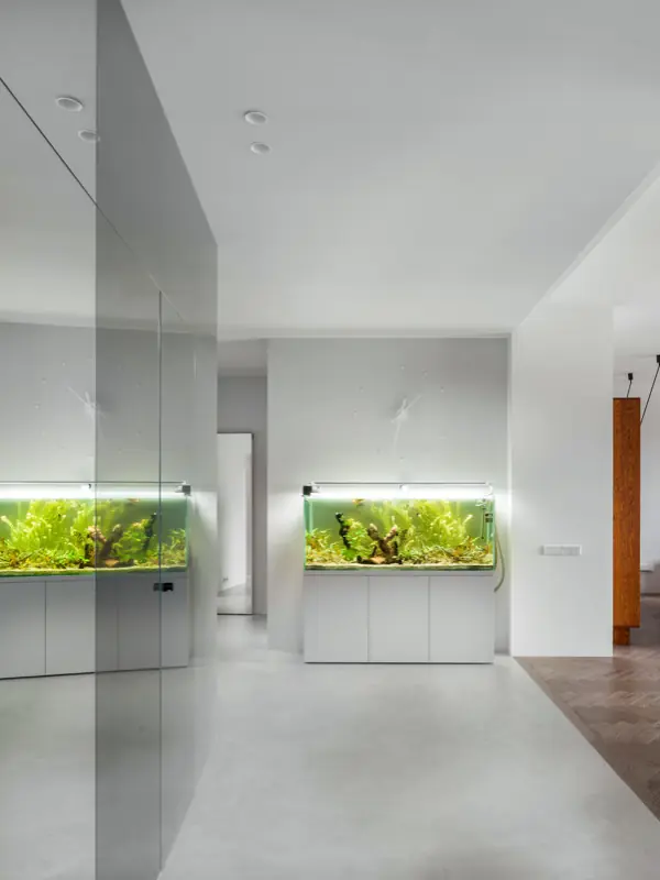 PRS Apartment. Монохромный интерьер «с лестницей в небо»