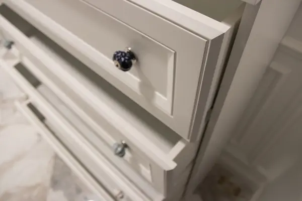 Прихожая в современной классике