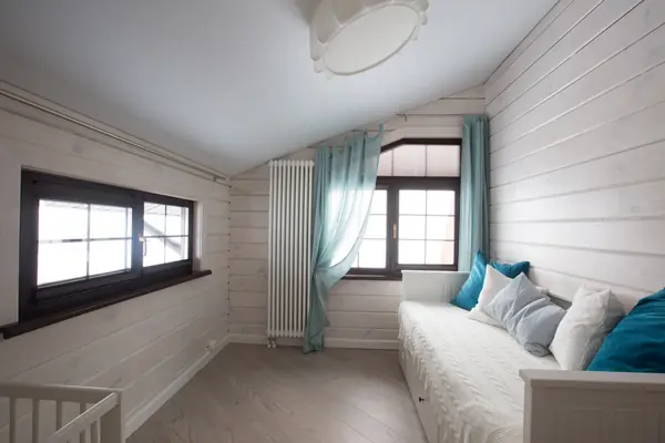 ДОМ В ПОСЕЛКЕ УШАКОВО