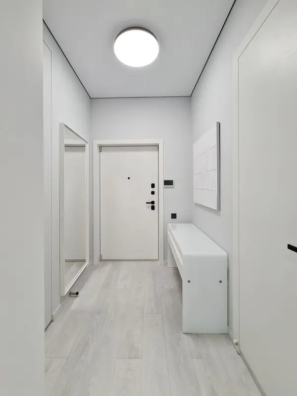 Белоснежный холл