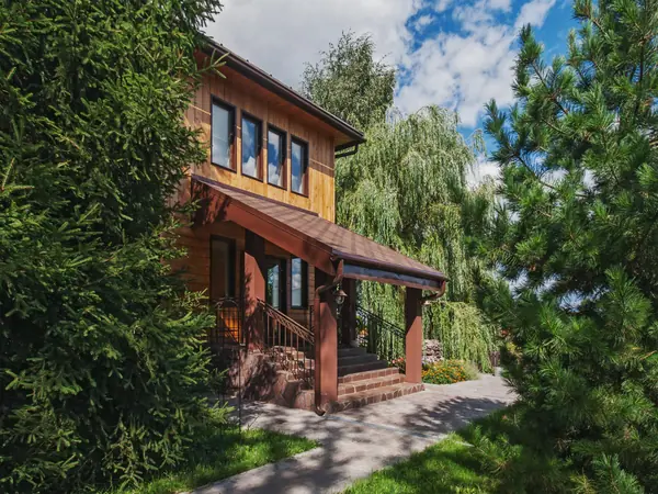 боковой вход на веранду