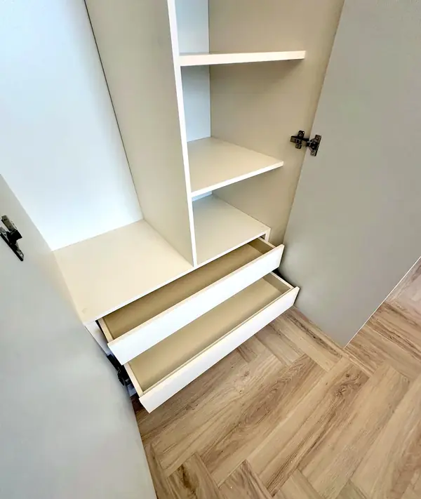 Шкаф в спальню.