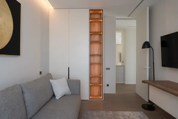 Шкаф в спальню с подсветкой