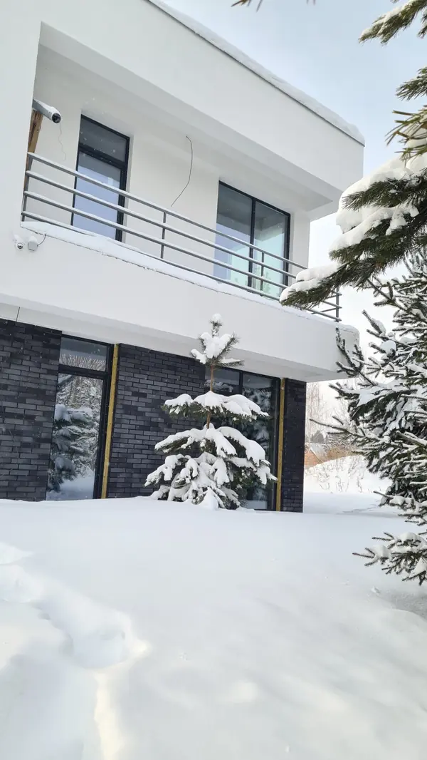 Modern house 150/185+50