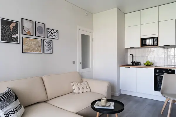 Парадный ансамбль, 2евро, 32м2