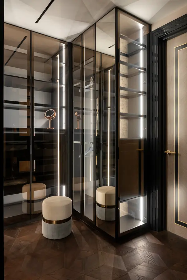 Стеклянный гардероб