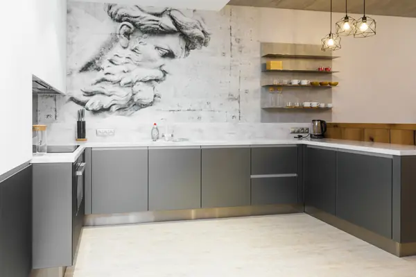 КВАРТИРА ДЛЯ МОЛОДОЙ ДЕВУШКИ