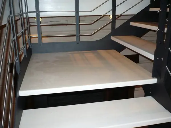 Laser Wood - Лестница с итальянским ограждением (2018)