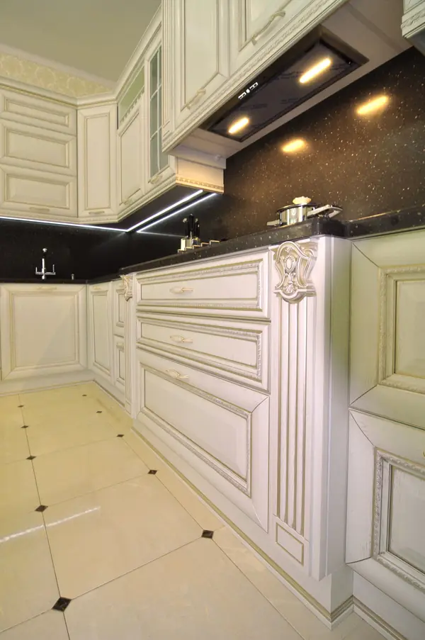 Кухня Алиери (массив дуба)