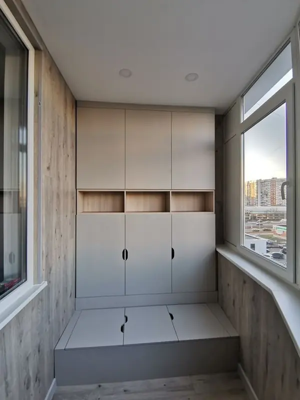 Остекление и отделка лоджии