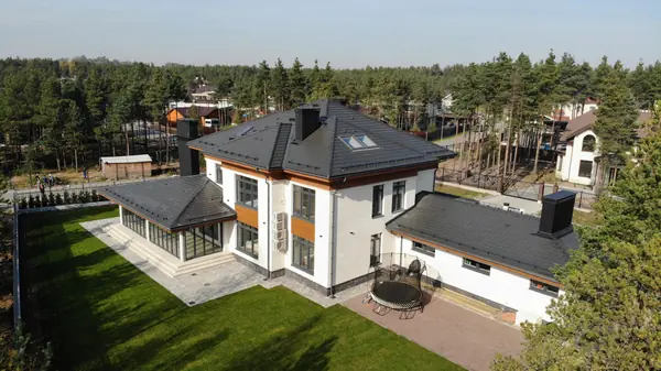 Загородный коттедж в стиле Райт