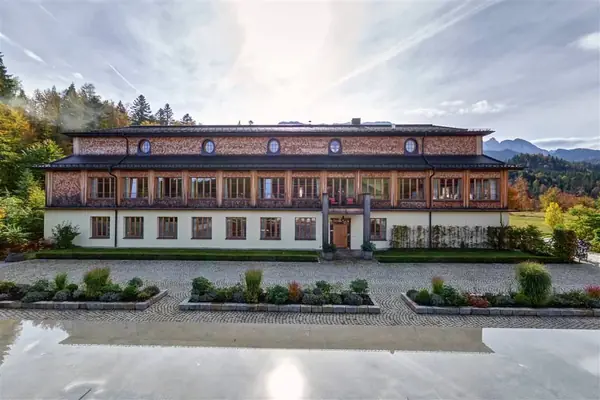 Отель Elmau Castle