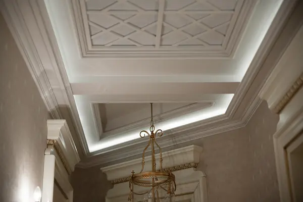 Дворцовая классика в городской квартире