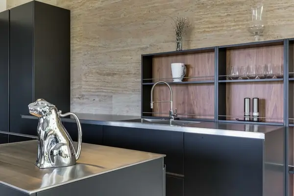 Кухня черного цвета