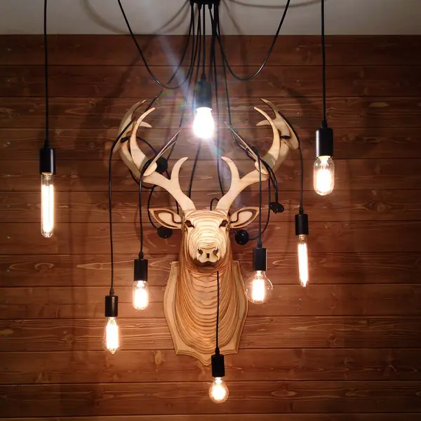 Квартира с головой оленя