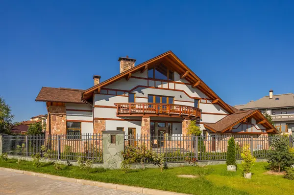 House # 4 Дом # 4