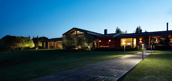 Дом на реке | Barn by a River