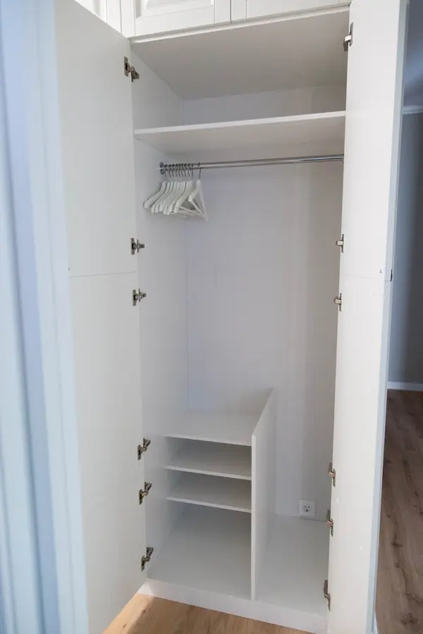 Встроенный шкаф прихожей