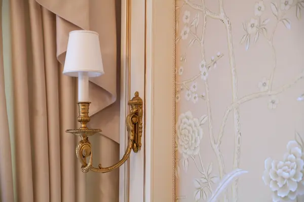 Дворцовая классика в городской квартире