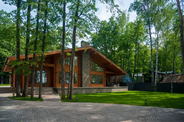 Шале в лесу