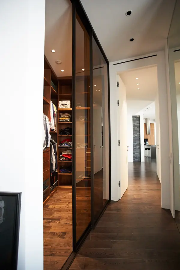 Раздвижные двери S1200 raumplus темная бронза для гардеробной