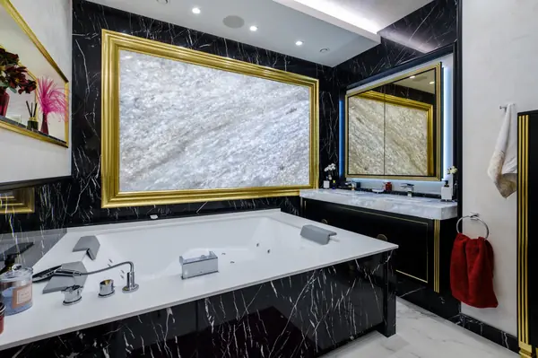 ЖК Смольный парк. Столешница, панно в ванной