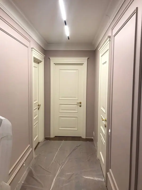 Классические двери с обрамлением