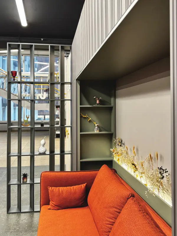 П-образный шкаф в шоуруме