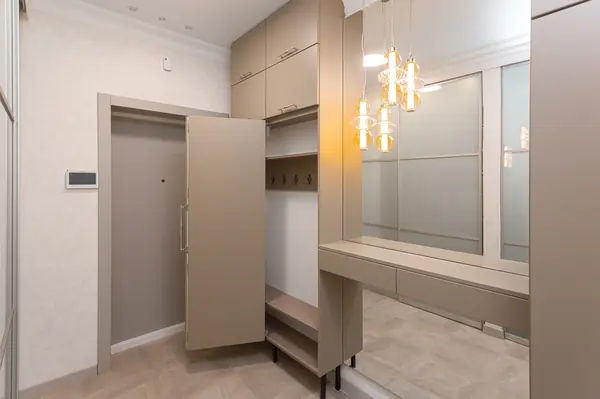 Шкафы в прихожую