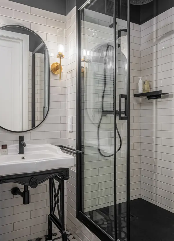 Душевая с черным поддоном