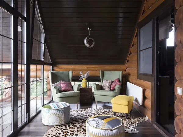 В гостях: Сруб с африканскими мотивами под Истрой