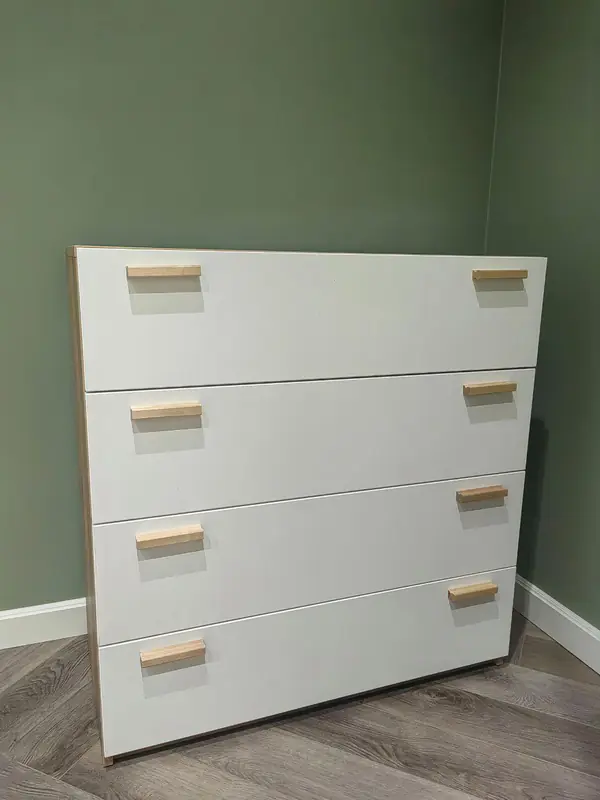 Тумбы и комоды