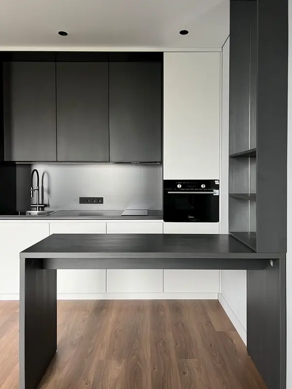 Черно-белая квартира в ЖК "ALT"