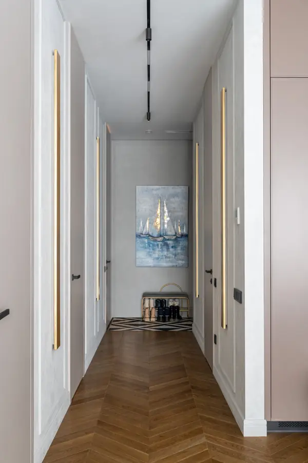 105 Садовые Кварталы. Бра в золотой потали.