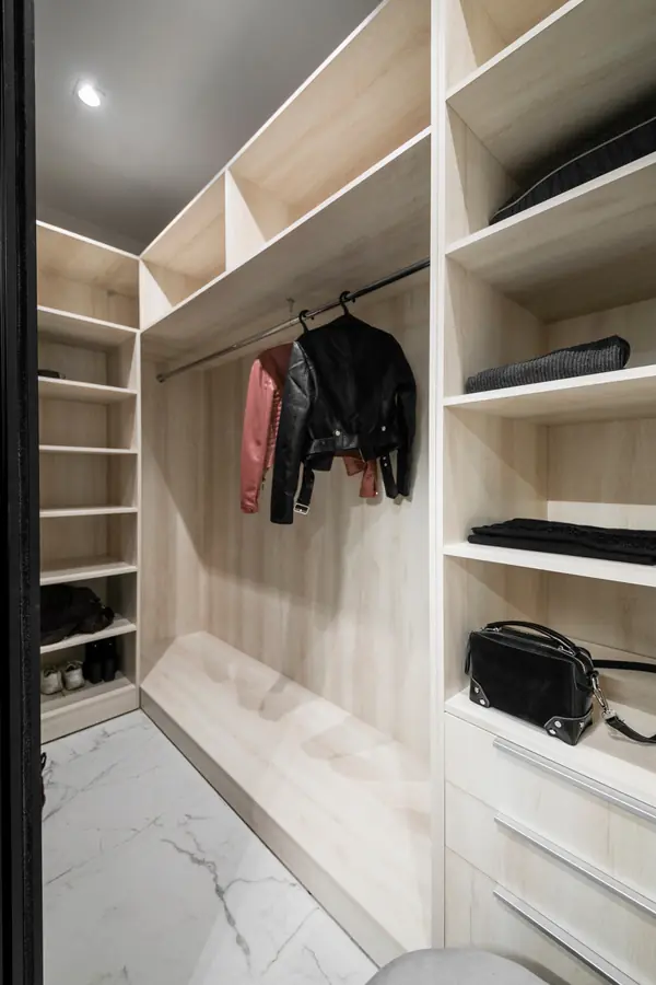 Однокомнатная квартира для молодой девушки. Ижевск, ЖК "Облака", 44 кв.м.